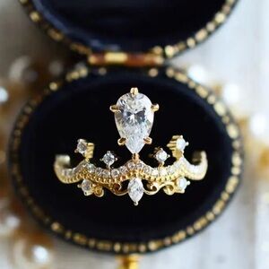 New Royal Radiance Tiara Ring – Elegant Gold Crown Princess Stackable Set